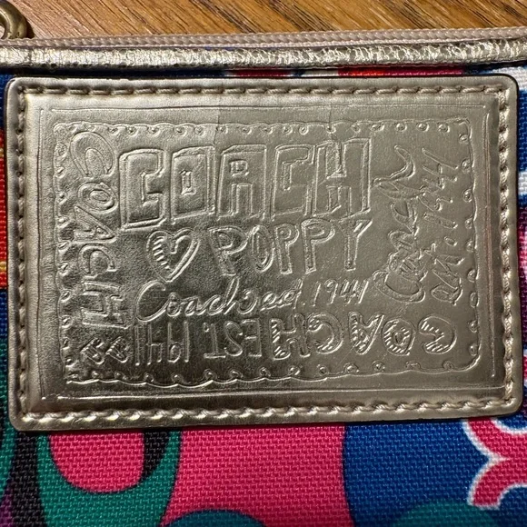 Coach Poppy Wristlet - Picture 2 of 7